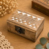 Mini coffret rituel en bois de manguier - Motifs aztèques blanc patiné