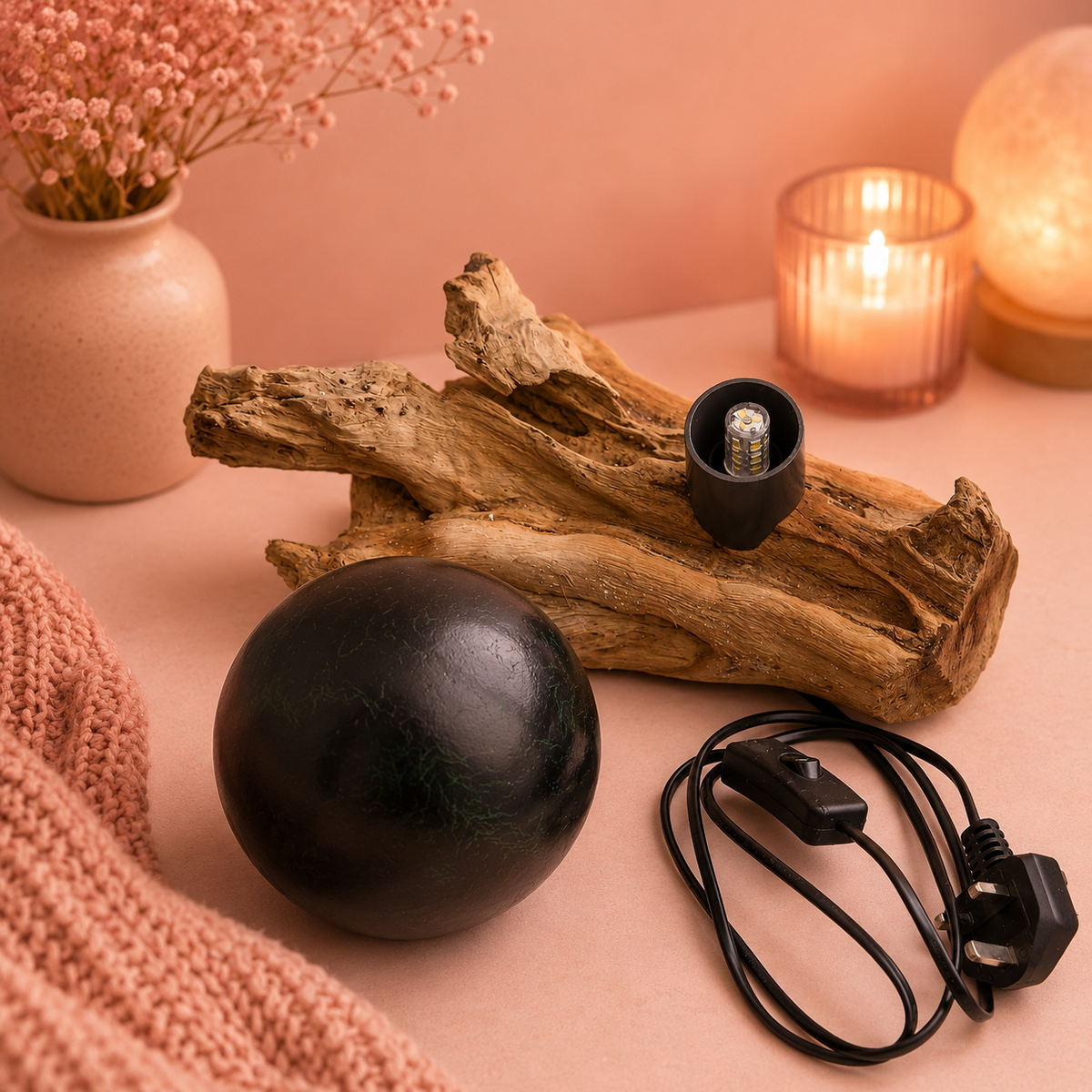 Lampe artisanale d'Indonésie lueur flottante, base en bois - Abat-jour craquelé émeraude