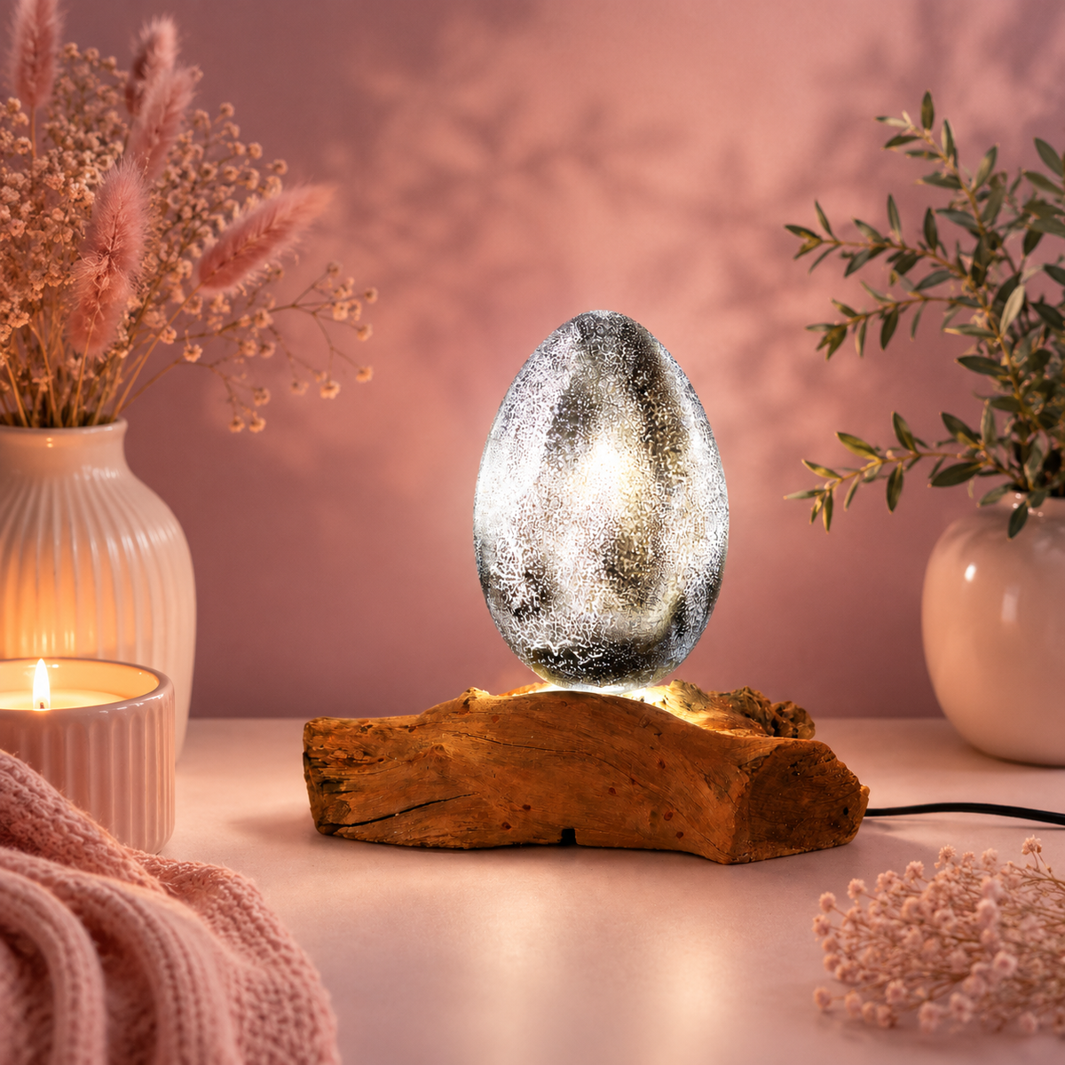 Lampe artisanale d'Indonésie lueur flottante, base en bois - Abat-jour Œuf de lave craquelé – Gris
