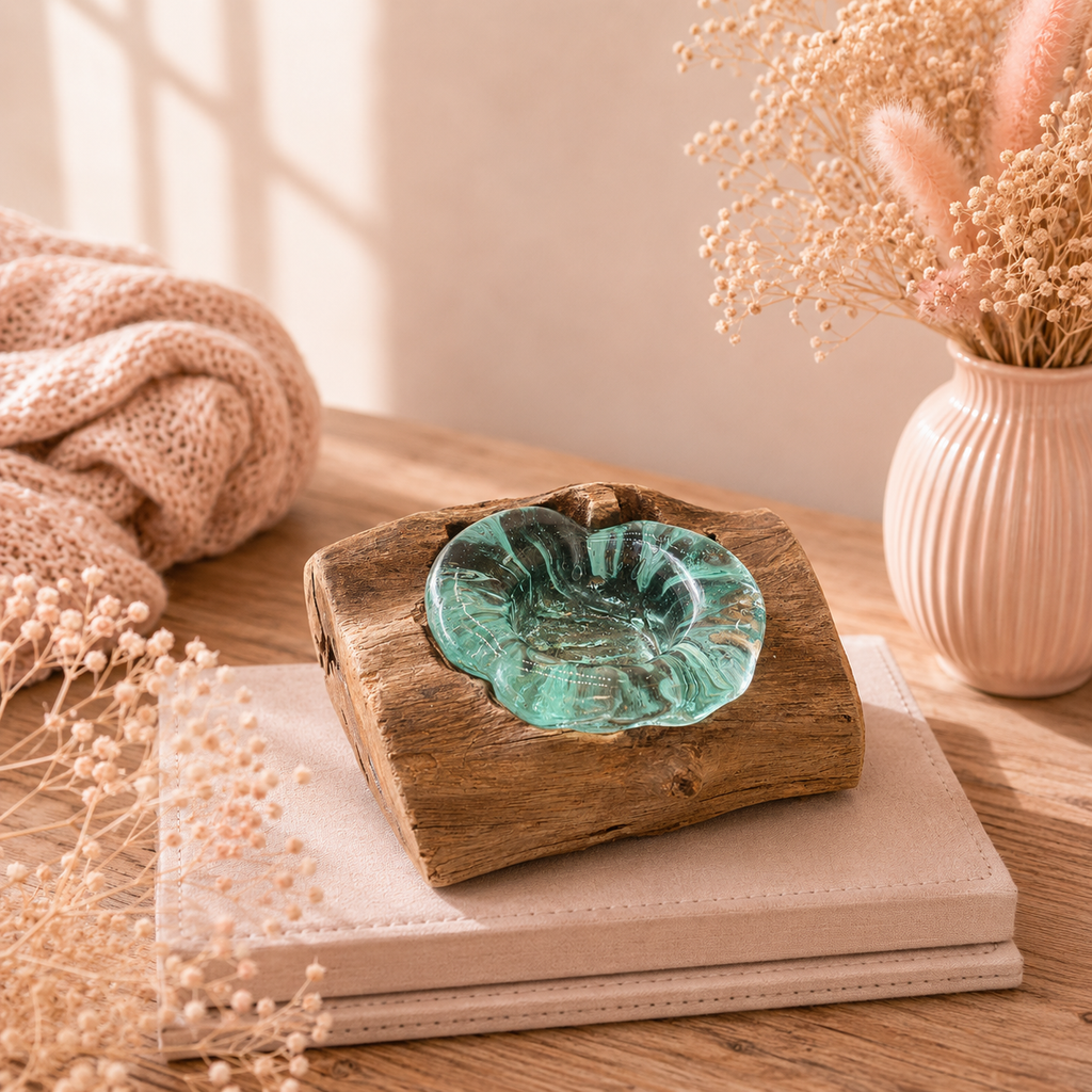 Porte-bougie en verre fondu sur bois